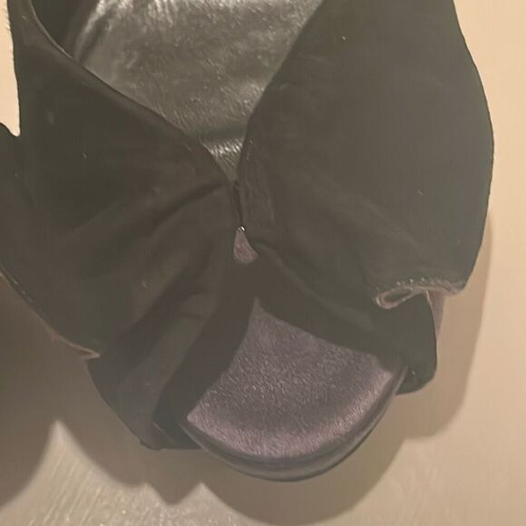 Giorgio Armani Womens Size 41 Open Toe Bow Front Pump Heels Black Velvet & Satin - Picture 6 of 12